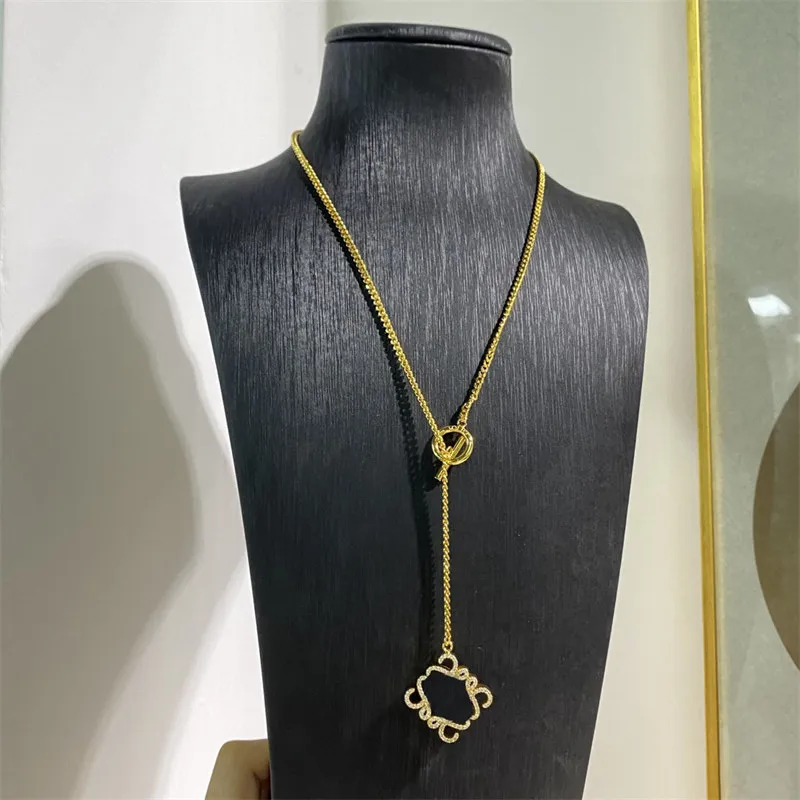 Golden Designer Necklaces For Woman Luxury Neckwear Mens Pendants