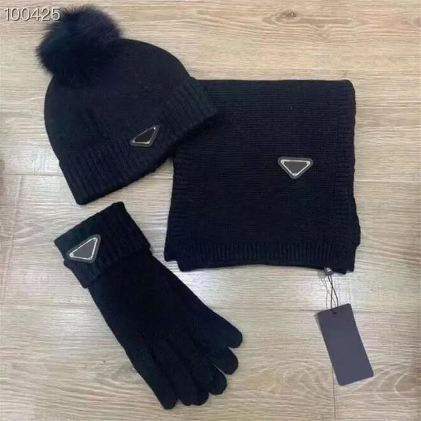 Designer Heren Vrouwen Beanie Sjaal Handschoenen Set Luxe Muts Gebreide Caps Ski Sjaals Masker Handschoenen Unisex Winter Outdoor Mode Sets295F