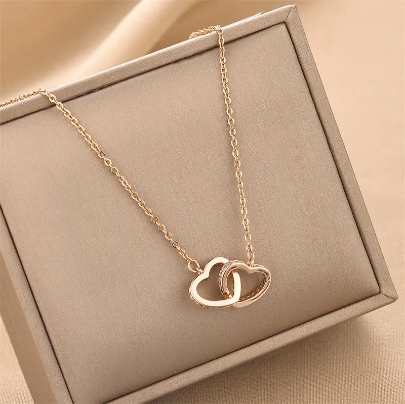 Fashion Classic Jewelry Western CD Necklace Silver Chain Designer Ised Out Pendant Luxury Halsband Hip Hop Lock Fjäril Choker Emerald Mystery Box Wedding Party Party