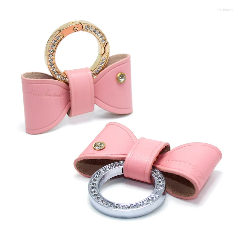 Porte-clés couleur or strass métal porte-clés mignon rose en cuir arc voiture porte-clés accessoires argent simple porte-clés ornement en gros