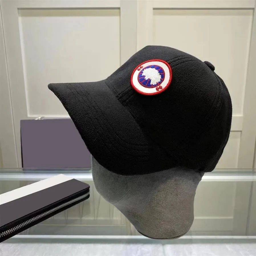 Designer baseball cap ins popular canada Letter goose Ball Caps Velvet material is comfortable and breathable 8 colors Complimenta307R
