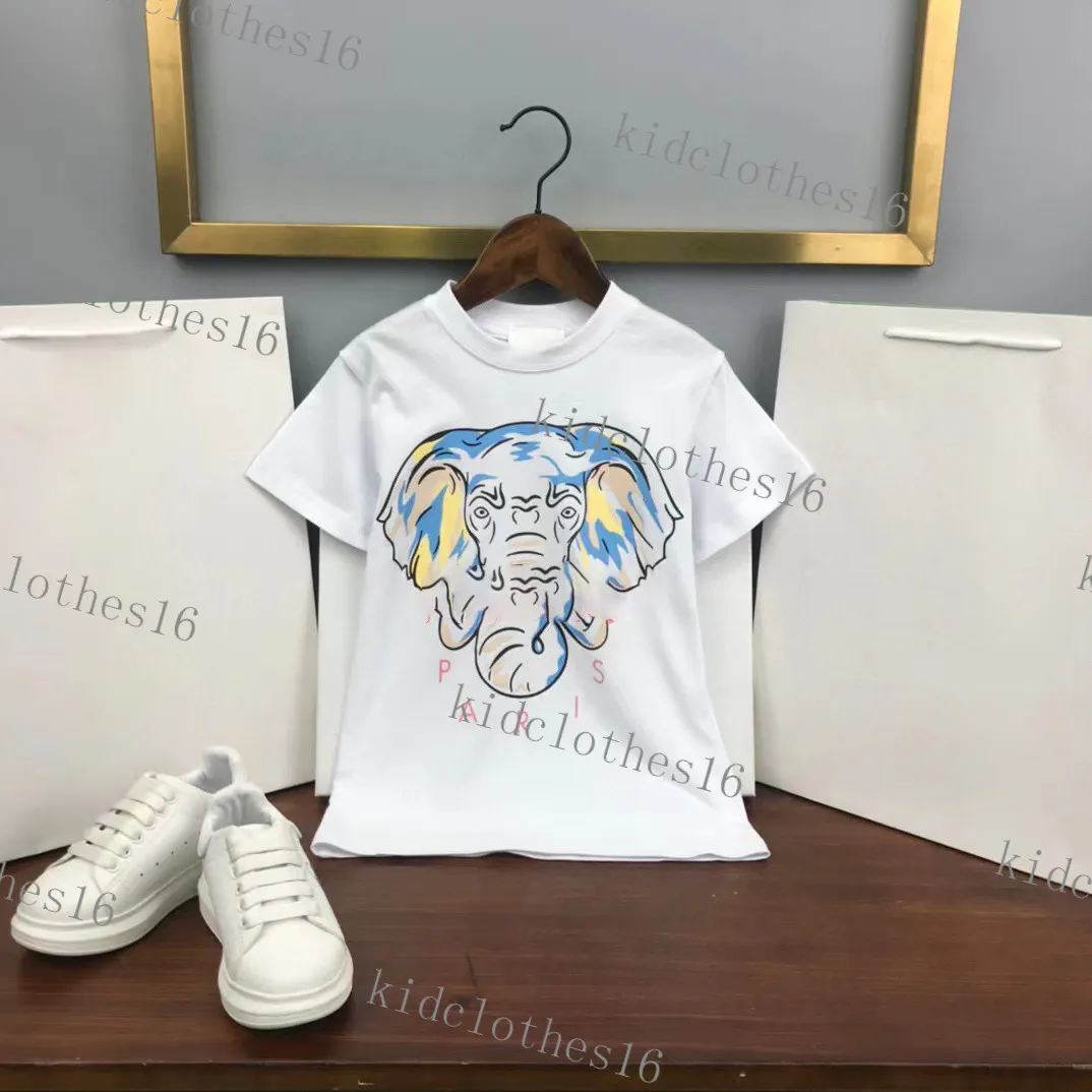 Magliette carine e alla moda sale