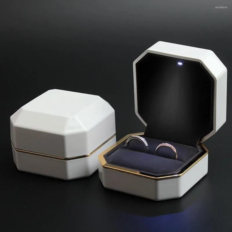 Bolsas de joyería Caja de anillo de lujo Caja de boda de terciopelo cuadrado Regalo con luz LED para compromiso de propuesta