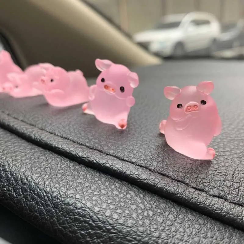 6 Mini Resin Pig Cartoon Ornaments Cute Car Dashboard Toys, My Life Doll  Accessories, Figures For Auto Home Decoration And Gifts From Skywhite,  $0.99