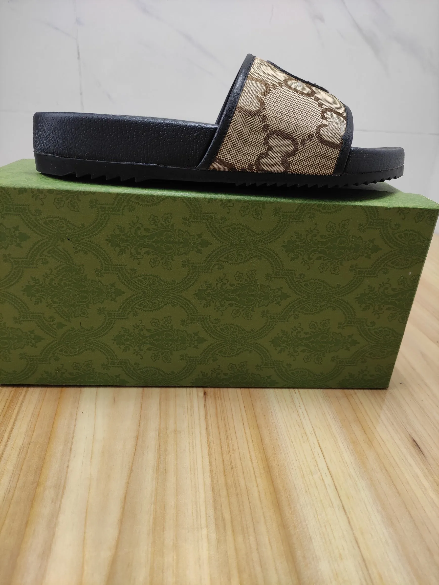 Luxury Women's Resort Sandals Stylish Beach Slippers, Fashion Flats,  Versatile Multicolor Outdoor Indoor Shoes, Comfort Walk