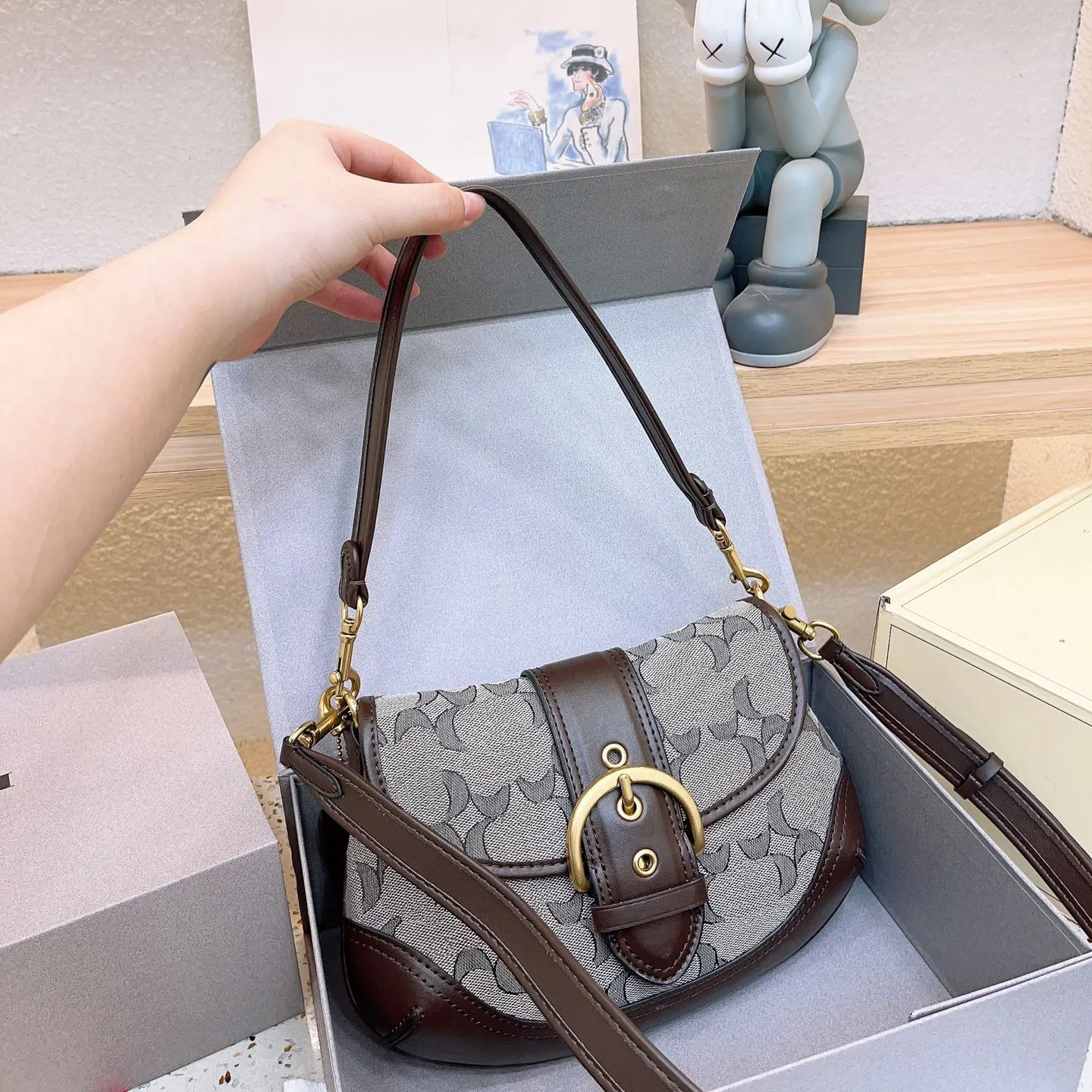 Ladies expensive cheap handbags
