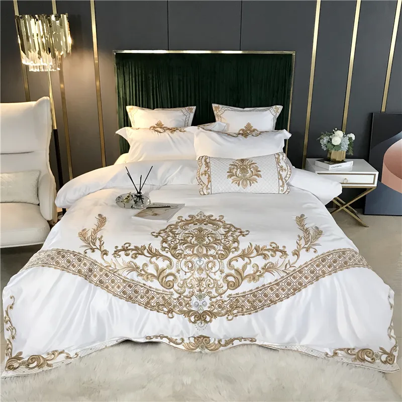 Conjuntos de cama branco luxo europeu bordado em ouro real 60 anos conjunto de cetim e algodão capa de edredom lençol ou fronhas ajustadas 230609