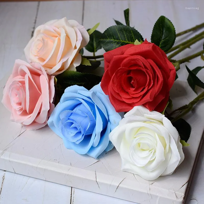 Flores decorativas 2 peças de vermelho e branco rosa rosa artificial seda de alta qualidade bricolage casamento buquê de noiva decoração de mesa familiar