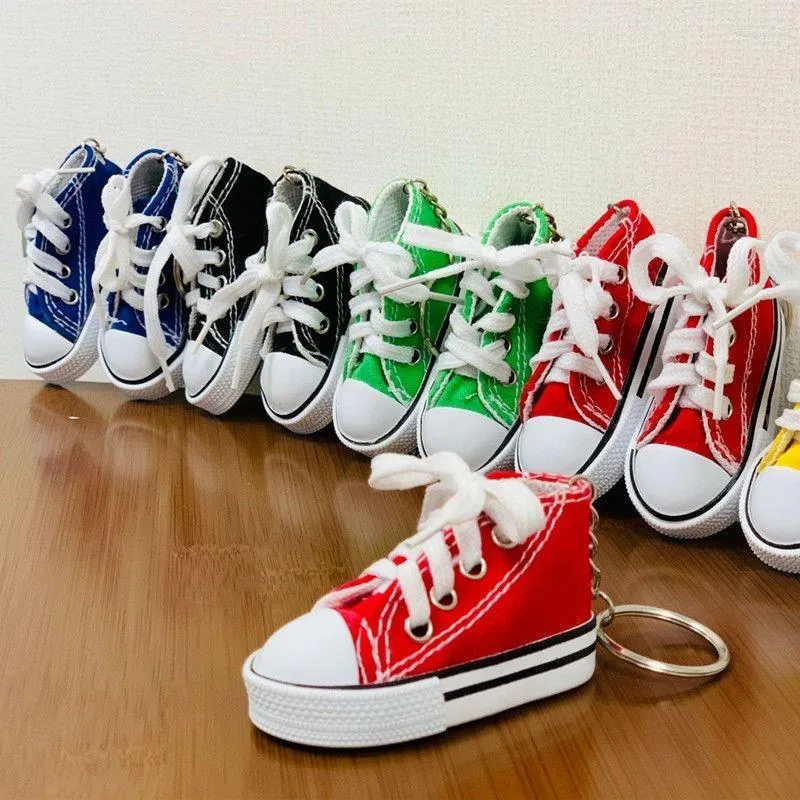 Keychains Cute Mini Canvas Sneaker Keychain Motorcycle Stand Sport Shoes Keyrings For Women Men Bag Hangings Couple Friend Gift