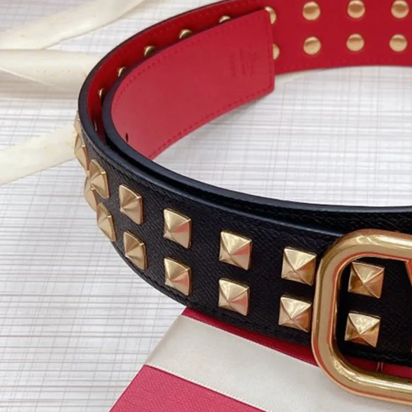 Red Valentino Leather Designer Belt size M Vintage Valentino Designer Belt in Genuine Calfskin Leather  main image 4
