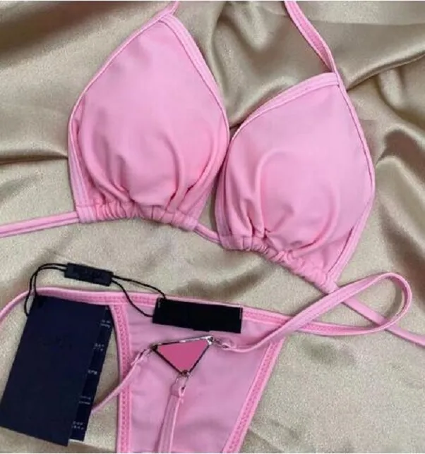 2030 Pembe Lüks Kadın Bikini Tasarımcısı Seksi Plaj Bikinis Mim Takım Moda Mektubu Basılı Dantel Yukarı Yaz Split Mayo Bikinileri Kadınlar için