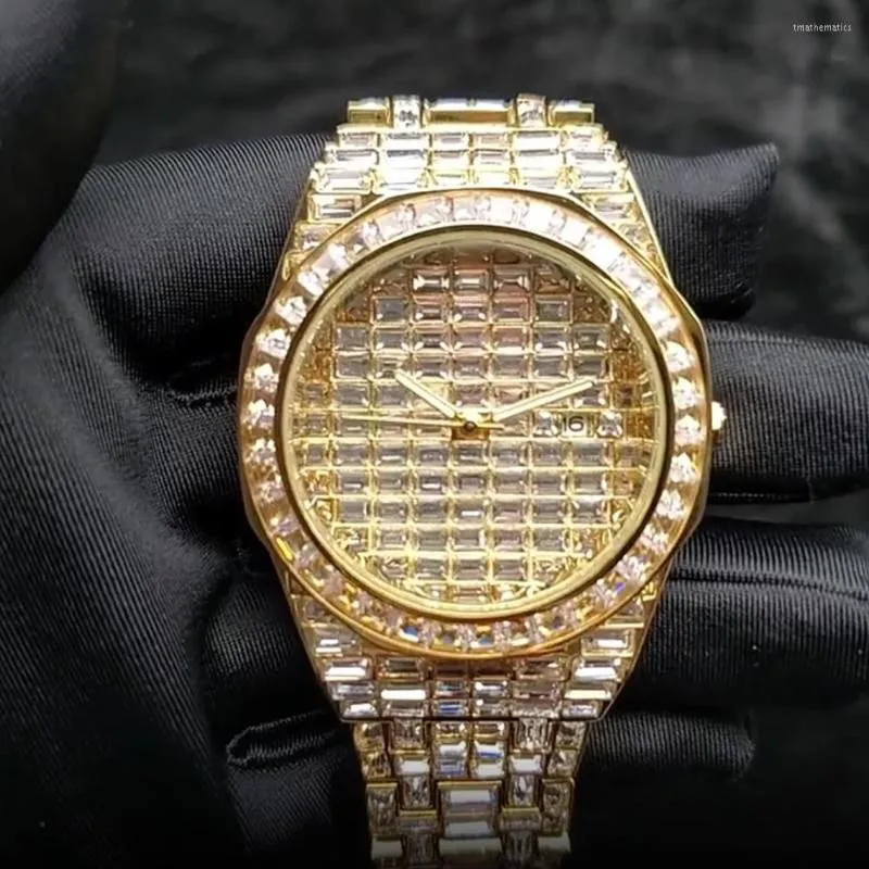 Armbandsur Hip Hop Gold Men Watches Top Iced Out Quartz Wrist Watch Baguette Diamond Clock Male Jewelry Reloj Hombre 2023