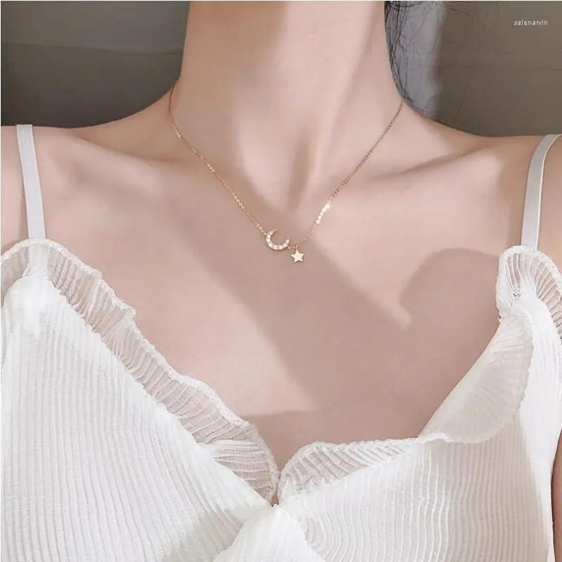 Cadenas de moda collar simple capa estrella Luna encanto delicado clavícula cadena circón para mujer joyería