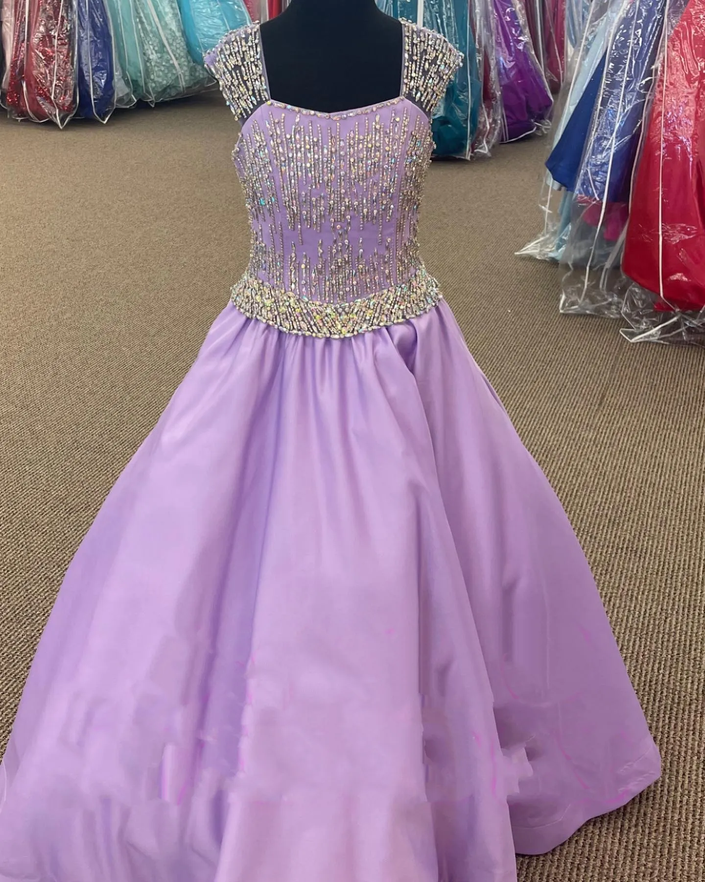 Major Beading Girl Pageant Dress 2024 Crystals Lavender Satin Little Kid Födelsedag Formell festklänning Spädbarn Toddler Teens Preteen Tiny Young Junior Miss Ritzee