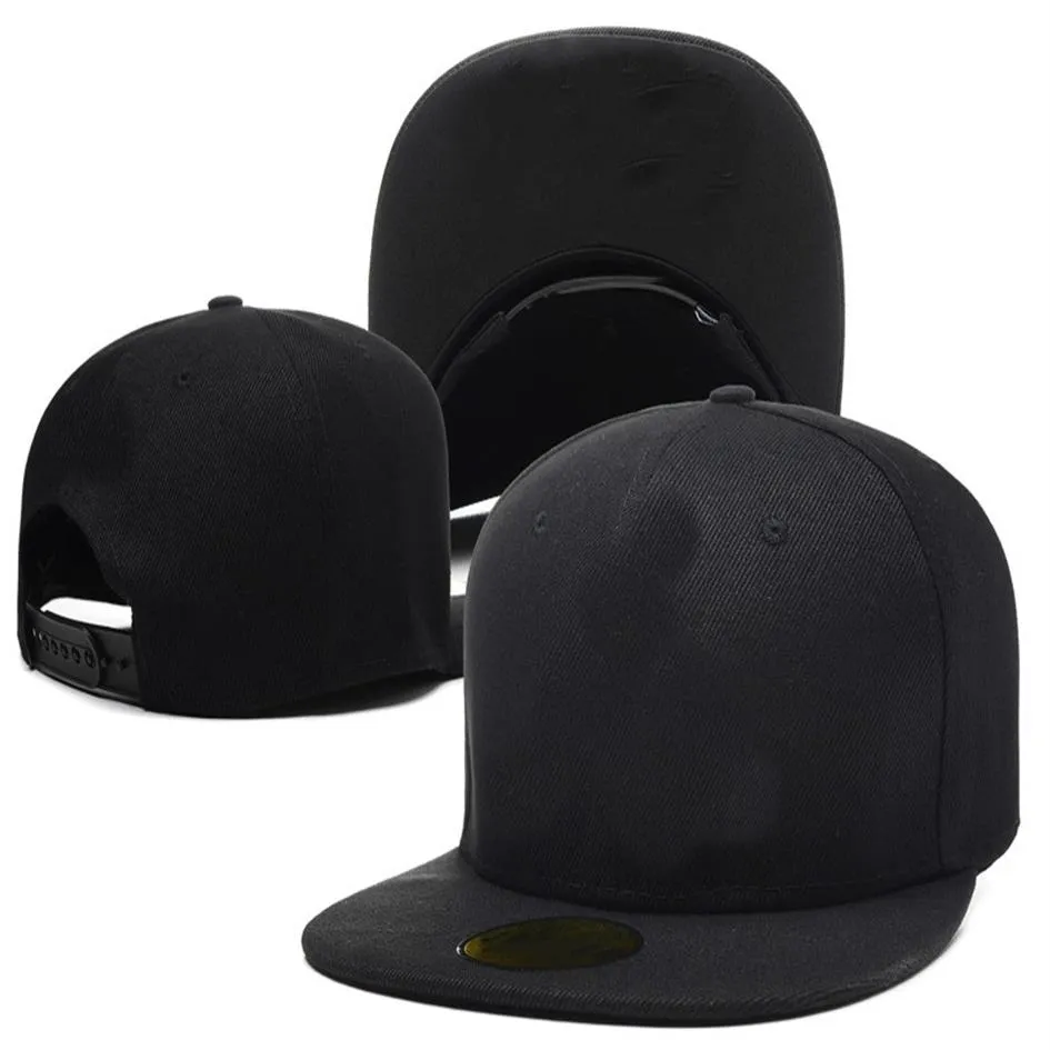 2021 Hela alla typer av bollkapslar Fotboll Rugby Hats Män och kvinnor med samma stil av baseball Caps Brand Trendy Caps251a