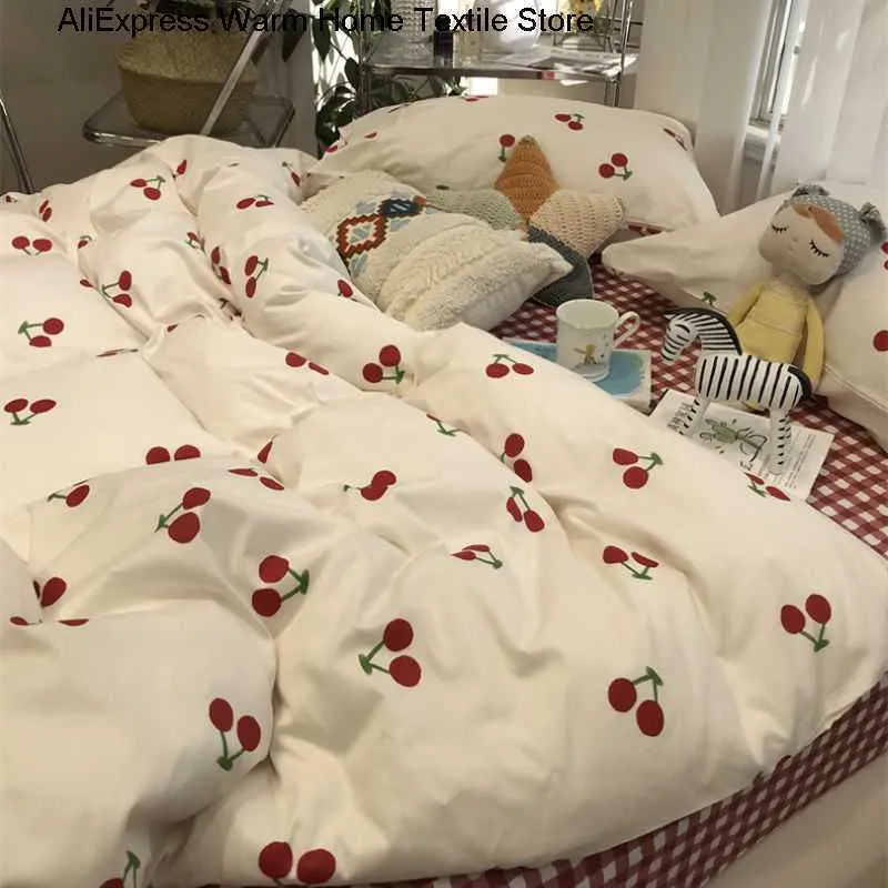 寝具セットシンプルな赤いチェリー寝具セットノルディックフラワーキルトカバーシングルダブルサイズベッドリネン大人の女の子キルトカバー装飾ホームテキスタイルZ0612