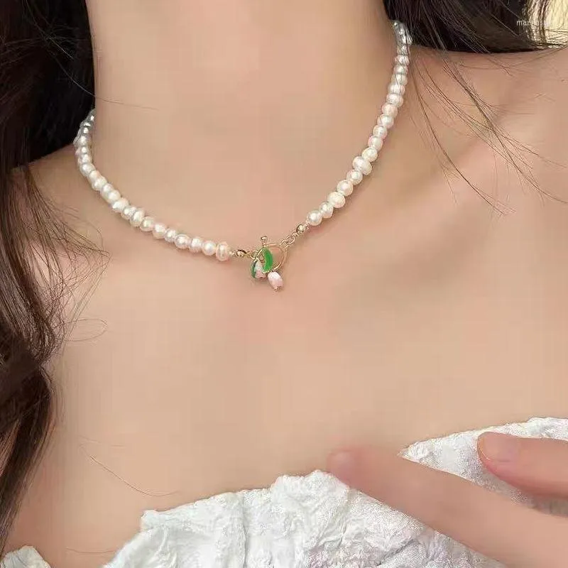 Chaînes perle tulipe collier Design élégant adapté à la fête des femmes ensemble de bijoux pendentif 2023 cadeau de vacances