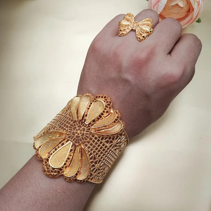 Arabic store gold bracelet