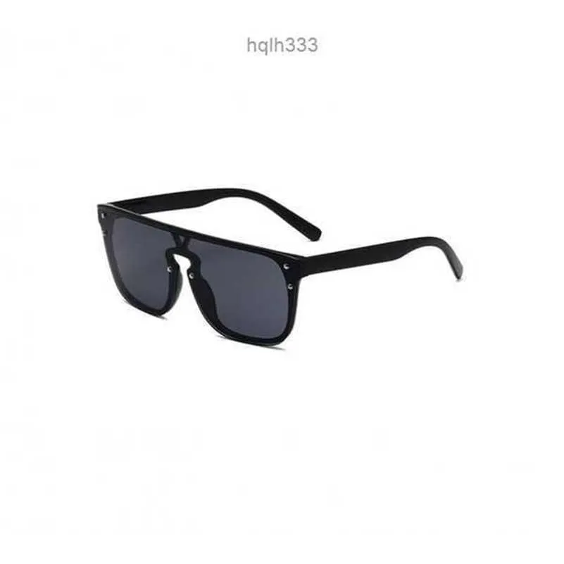 New Fashion Sunglass Luxury Pc Frame Designer Men Women Classic Popular Uv Protection Shading Pattern Lens Sunglasses with Boxmiqw
