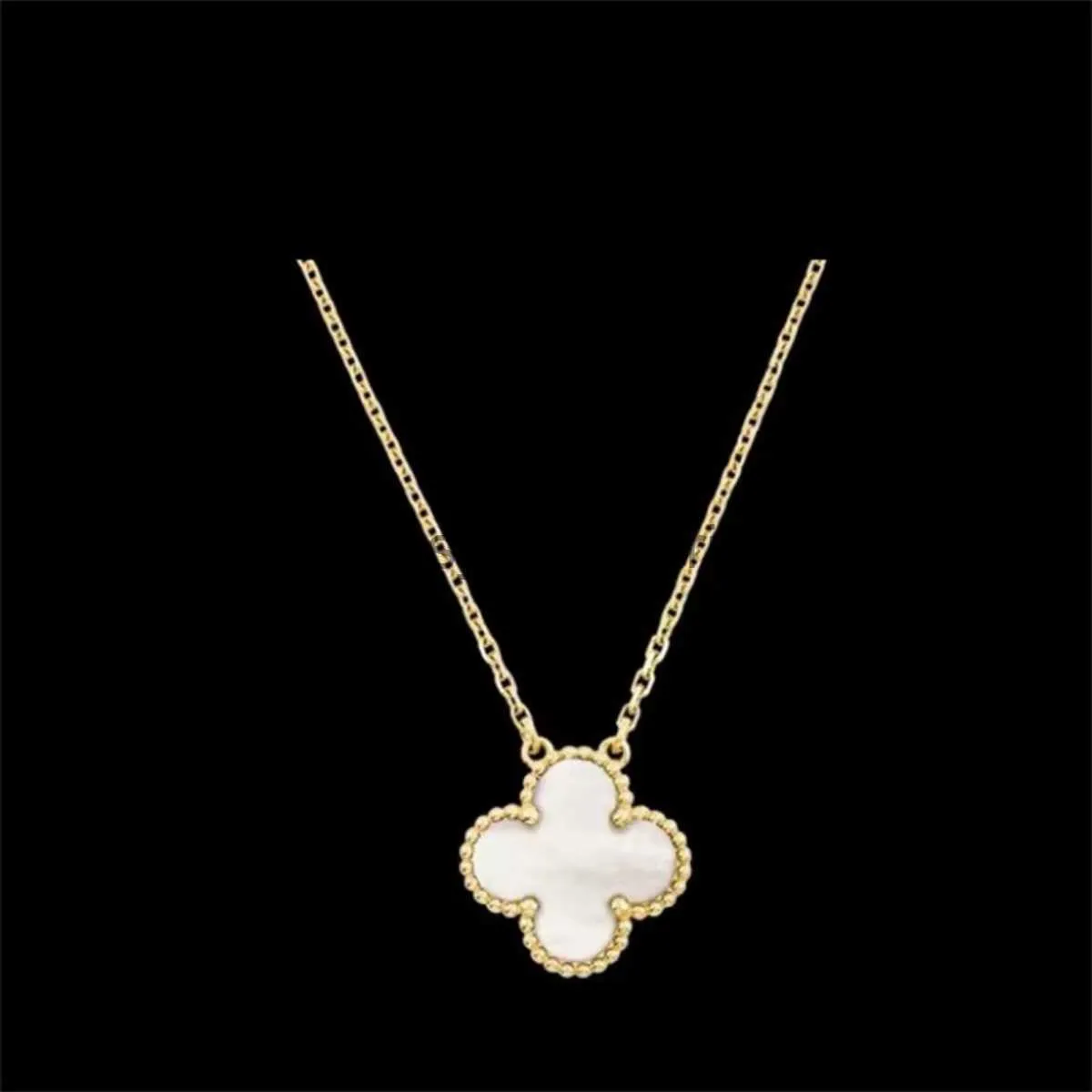 Подвесные ожерелья модные цветы четырехлистных клевер Cleef Женские роскошные дизайнерские ожерелья украшения J230612