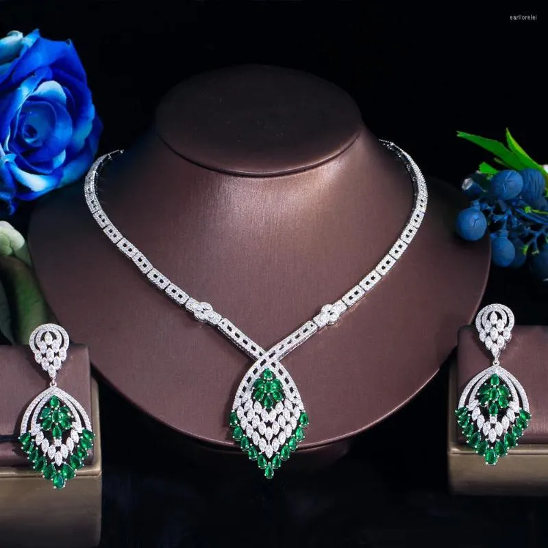 Серьги ожерелья устанавливают три графы великолепные зеленые белые кубические цирконии серебряный цвет нигерийский дубайский свадебный свадебный костюм