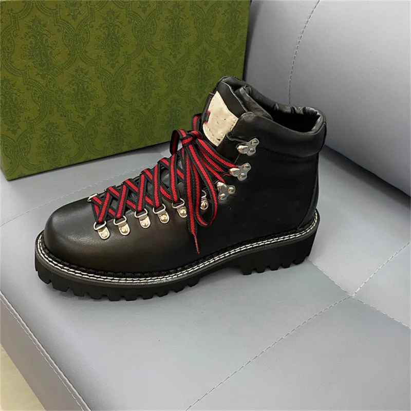 مصمم الأحذية الفاخرة للرجال الأراضي الشتوية العمل للثلج الثلج المطر الثلاثي الأسود الأسود كامو يورو 38-45 جوارب.