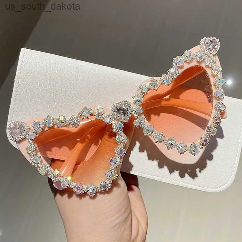 2022 Vintage Seksowne okulary przeciwsłoneczne dla kobiet Nowa luksusowa marka Diamond Sun Glasses Ladies Retro Hip Hop Fajne okulary L230523