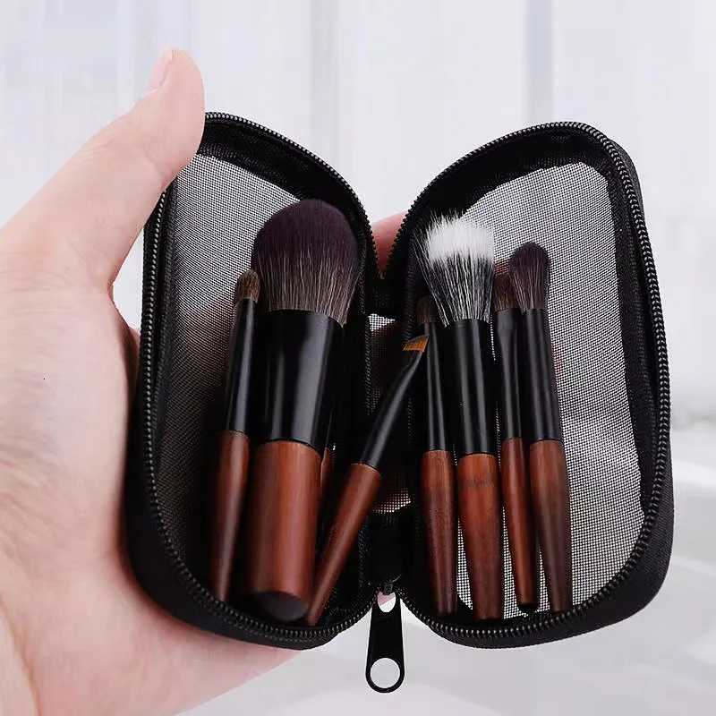 Narzędzia do makijażu 9pcs Zestaw szczotki Zestaw Minicosmetyczny pędzel pędzel podkład Blush Blooming Broow Ckseshadow Zestaw do mieszania pędzla 230612