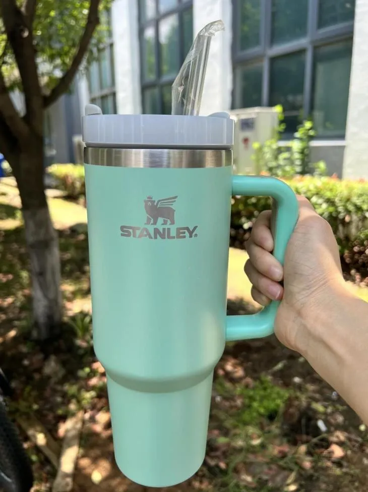 Stanley + Starbucks Vaso térmico de acero inoxidable : : Hogar  y Cocina