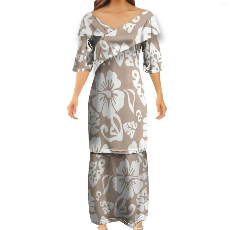 الفساتين غير الرسمية ساموا طباعة القبلة التقليدية ملابس موحدة النساء الأزواج لباس أبيض وأسود تصميم V-neck puletasi polynesian