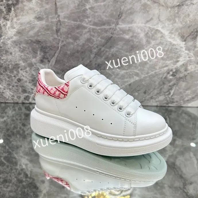 top Brand Fashion quality Casual shoes Heel leather lace-up sneaker Running Trainers Letters Flat Printed sneakers