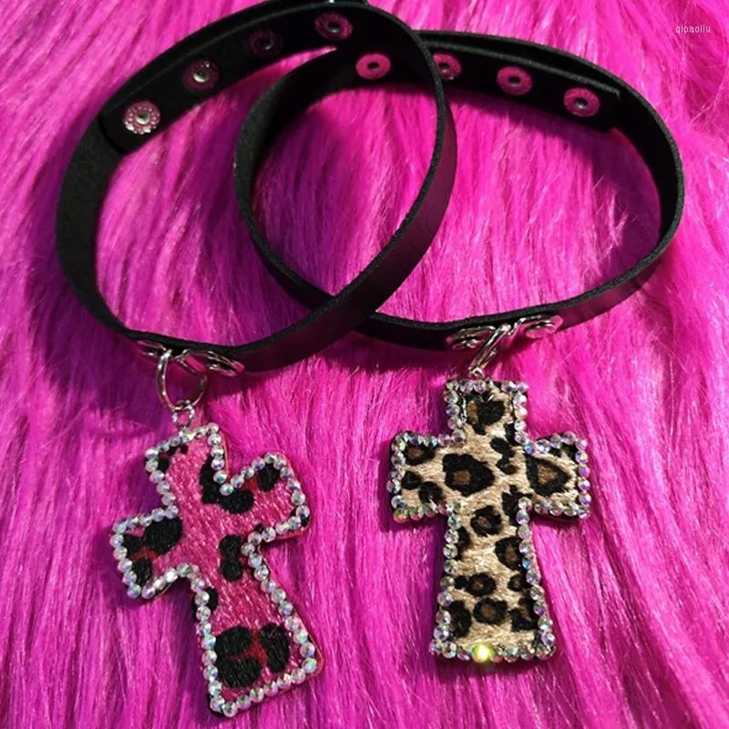 Vintage Fleur Cross Necklace, Grunge Y2k, Gothic Silver Cross Pendant  Gothic Trendy Jewelry Personalized Gift - Etsy | Cross necklace, Silver cross  pendant, Trendy jewelry