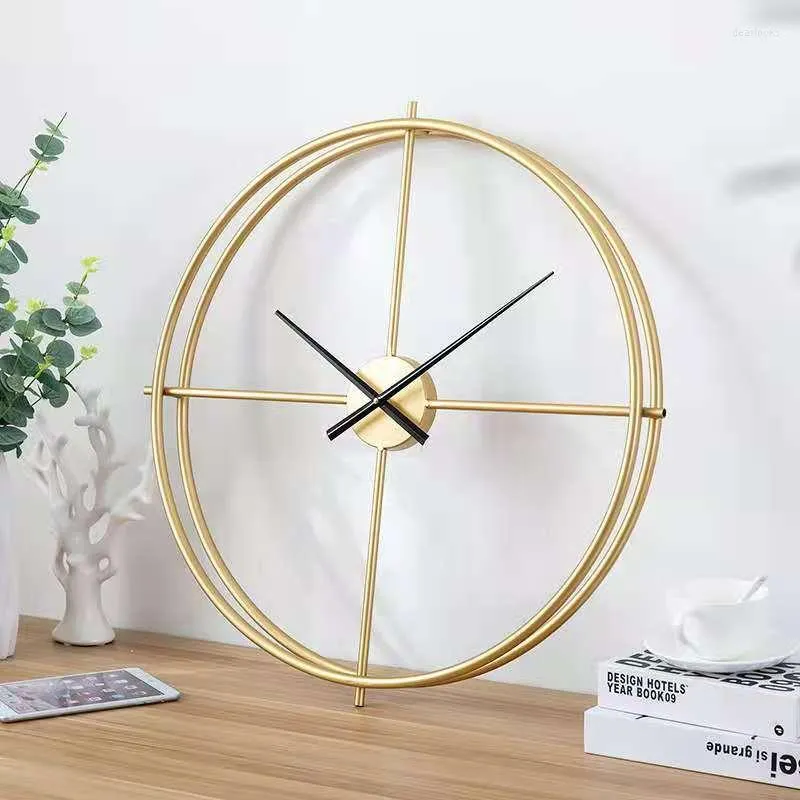 Relógios de parede Redondo Relógio Nórdico Metal Sala de Estar Designer Silencioso Escritório Clássico Luxo Horloge Murale Decoração da Casa GXR45XP