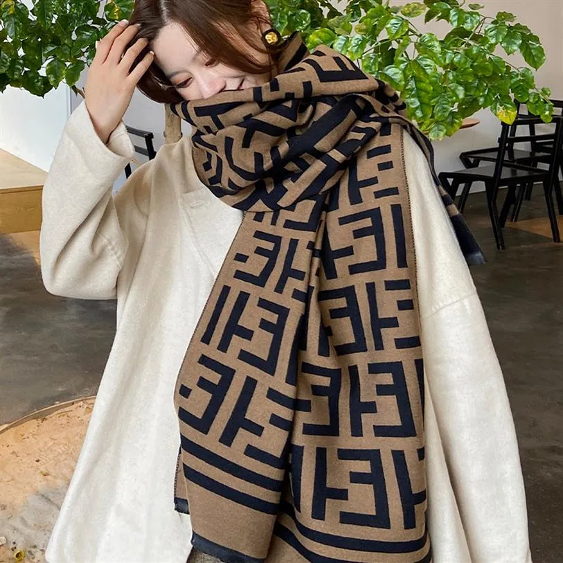 Pashmina fendi sale