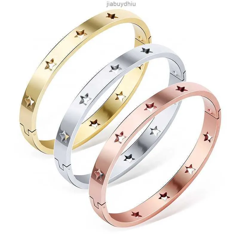 Wholesale Fashion 6mm Width Stainless Steel Cut Hollow Out Stars Around Clasp Cuff Star Bracelet for Gift