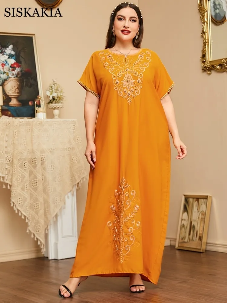 Taglie forti Abiti Taglia Abito Primavera Estate Moda donna Giallo Girocollo Elegante ricamo floreale Manica corta Party Maxi Robes 230613