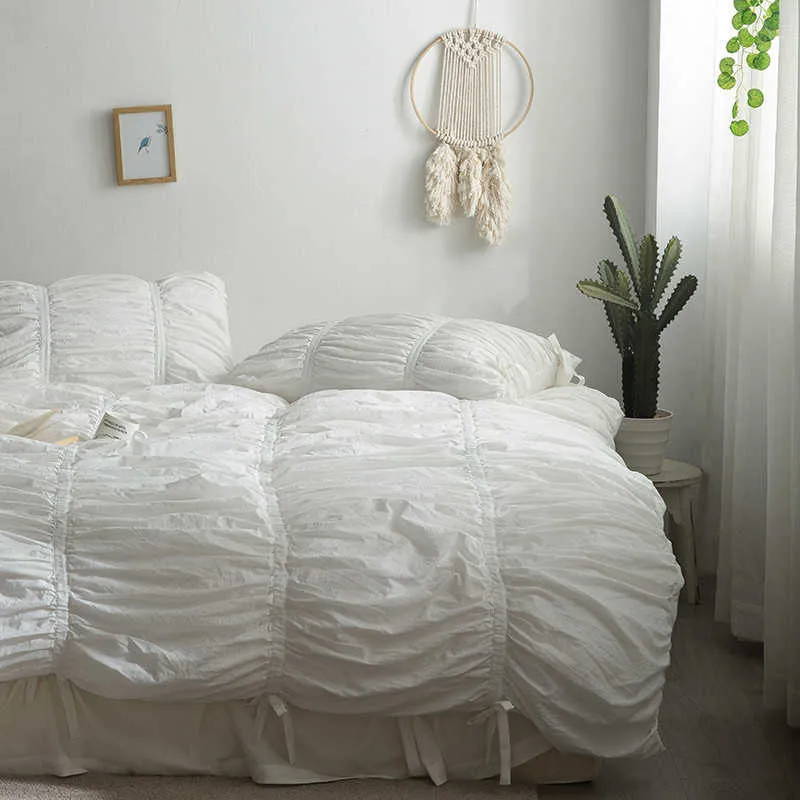 寝具セット4PCSSET韓国スタイルの白い赤い綿の寝具セットケース布団カバーベッドシートフィットシート弾性プリーツベッドセットZ0612