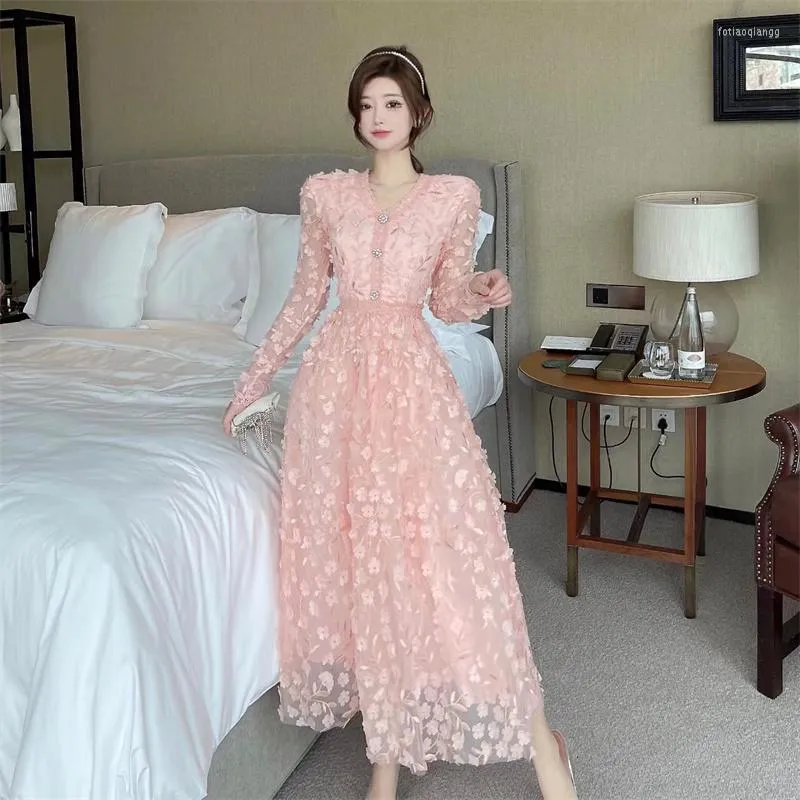 Casual Dresses Elegant Pink Lace Dress Women Flower Embroidery V-neck Maxi Summer Vestido Vintage Party Long Sleeve Runway Clothing G414