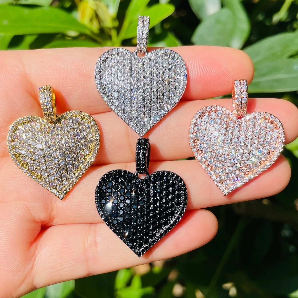 Lockets 5pcs Zirconia Pave Heart Charm Bling Pendant for Women Bracelet Design Girl Necklace Bangle Making Handcrafted Jewelry Findings 230612