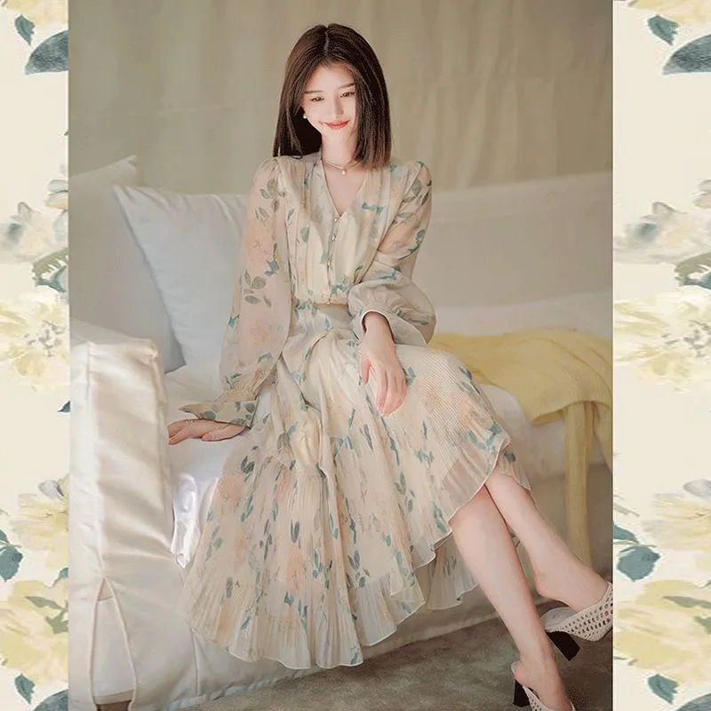 Casual Dresses Light Mature Wind And Snow Spinning Floral Dress Female 2023 V Neck Printed High Waist Up Amazing Long