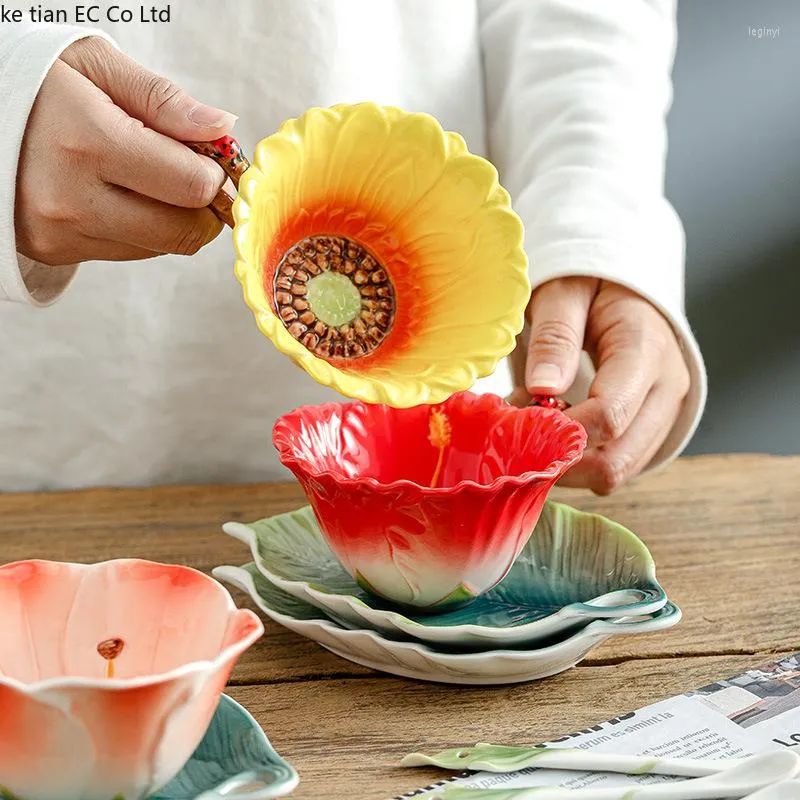 Kubki Kreatywne 3D ręcznie malowane słonecznik Emalii Ceramiczne filiżanki kawy Zestaw Europejski popołudniowy kubek do herbaty przekąski spodek