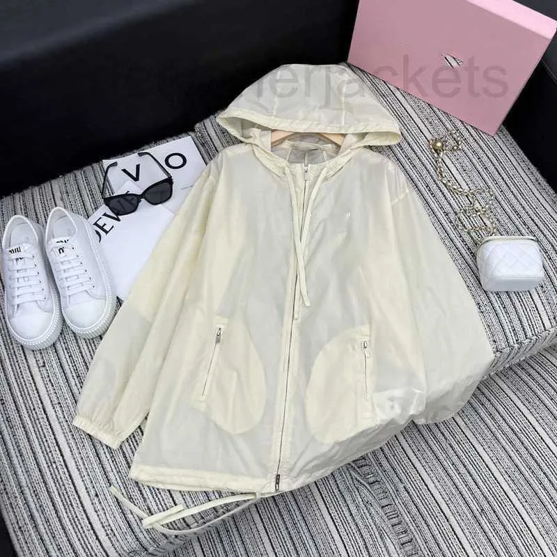 Women's Jackets Designer 23 Spring/Summer New Girls' Style Simple, Fashionable, Casual, Versatile, Slim Letter Printing Decorated with Sunscreen Windbreaker