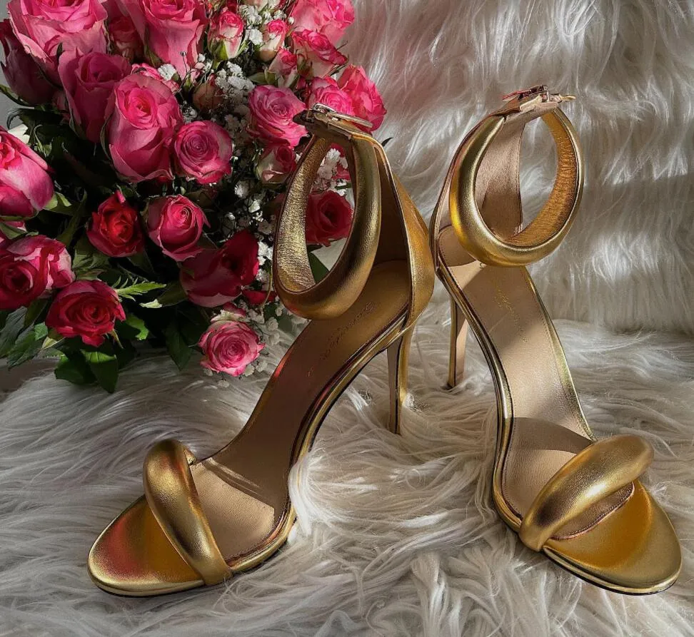 Luxurious Metallic High Heel Moda In Pelle Sandals For Women 10.5cm Gold  Lock Decorations, Rose Red Ankle Strap Dress Shoes Latest Fashion From  Factory Footwear From Shoes_gz, $70.46 | DHgate.Com