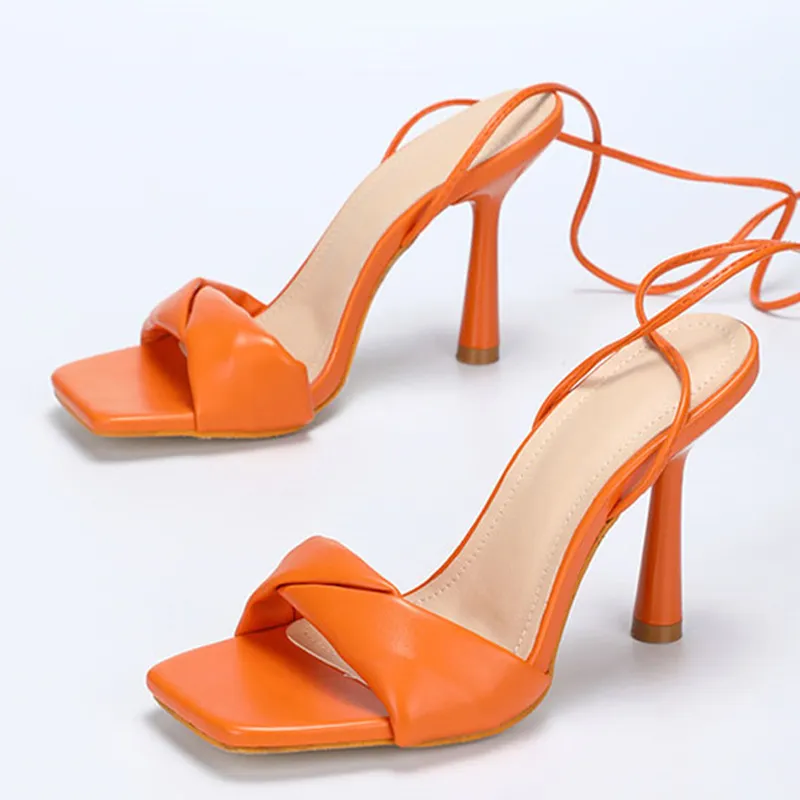 Größe 35–42 Damen-Gladiator-Sandalen in Orange mit überkreuzten Riemchen und modischen Plissee-Stiletto-Schnürschuhen mit quadratischer Zehenpartie