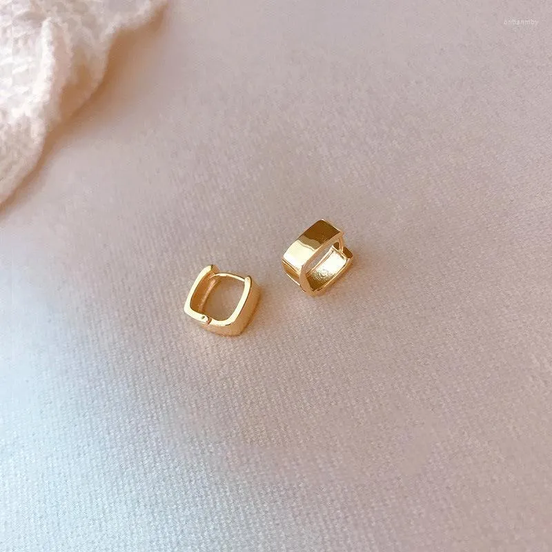 Stud Earrings 2023 Fashion Round Metal Women Classic Simple Small Cute Female Jewelry