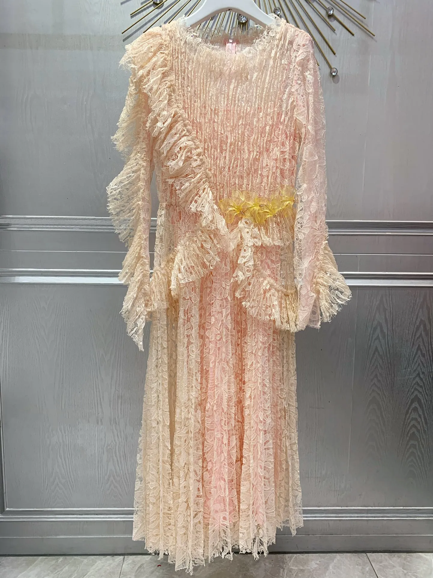 Runway Dresses European Designer Pink Lace Mid-Calf Dress with Long Petal Sleeves from Dhgate Runway Dresses - price 859.3 Runway Dresses European Designer Pink Lace Mid-Calf Dress with Long Petal Sleeves from Dhgate Runway Dresses - price 859.3