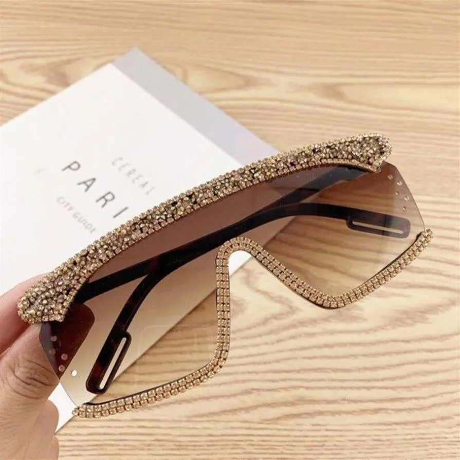 Glitter Diamond Overdized Sunglasses Women Fashion Märkesdesigner One Piece Sun Glasses Vintage Summer UV400 Rhinestone Solglasögon433129