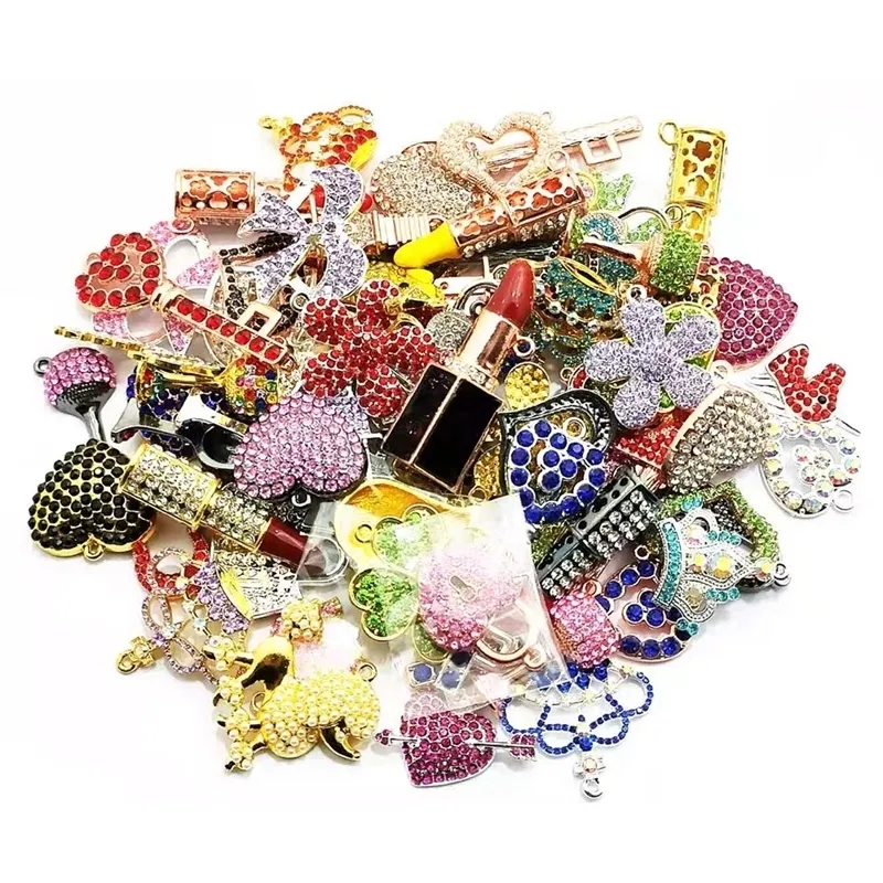 Médaillons 50pcs Breloques de mode mixtes choisies au hasard pour les accessoires de bijoux à bricoler soi-même pour femmes T009 230612