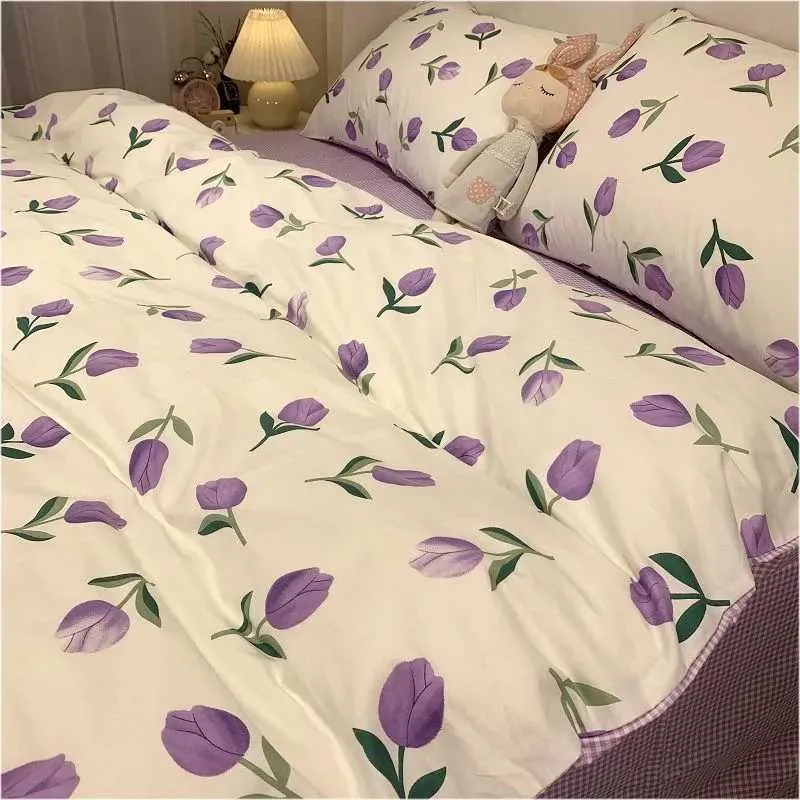Set di biancheria da letto Ins Purple Tulip Copripiumino con custodia Stile americano Letteratura e lenzuolo d'arte Set biancheria da letto per ragazze King Queen Size Z0612