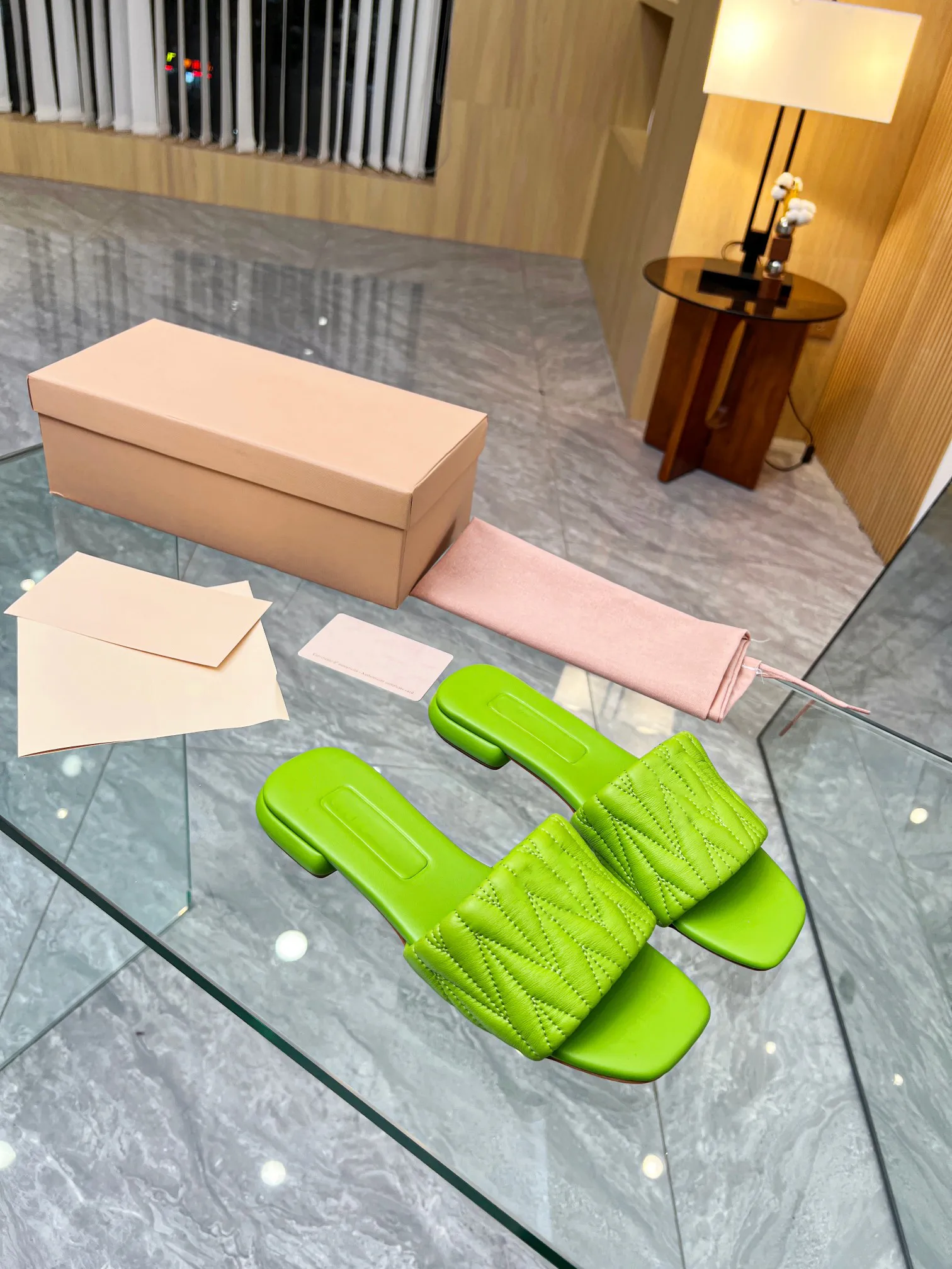 Top Quality luxuries designer Classics Women slipper Fashion Sandals Slides Summer Sexy real leather Ladies Beach platform slippers With box dust bag